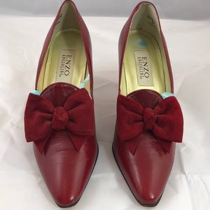 Enzo Angiolini dark red pump with suede bow